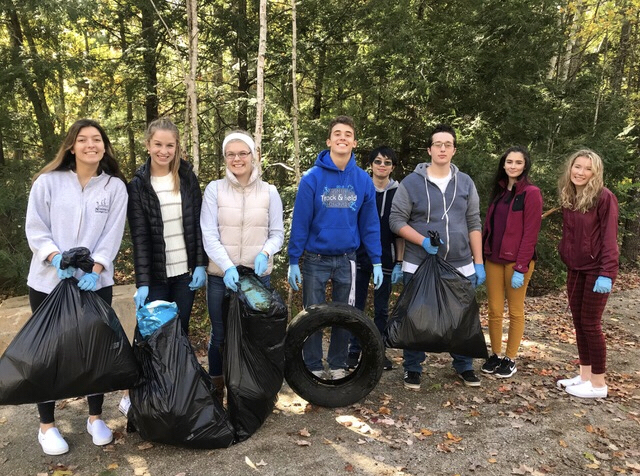 Environmental Club Cleans Up Trails